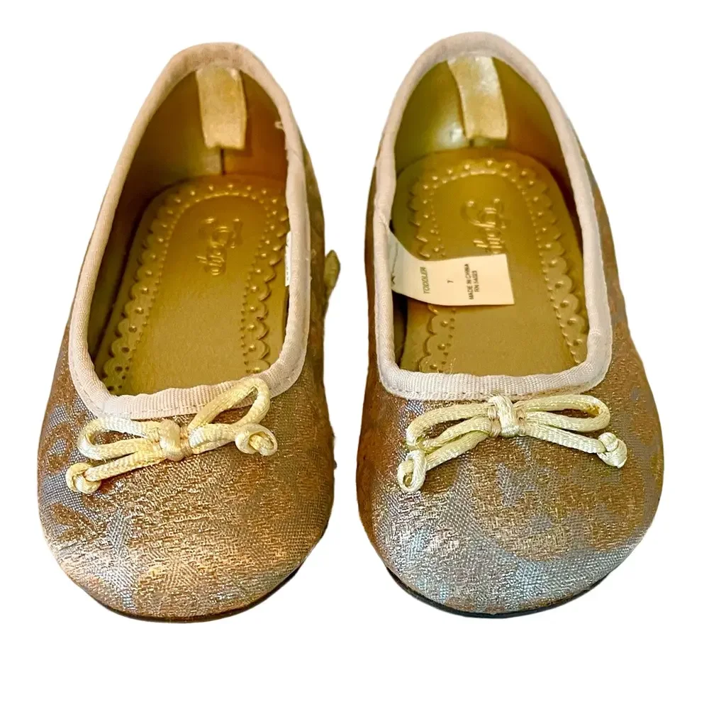 GAP Gold slip on toddler shoes size 7